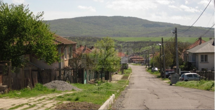 Жителите на село Маринка се надигнаха заради проблеми с тока 